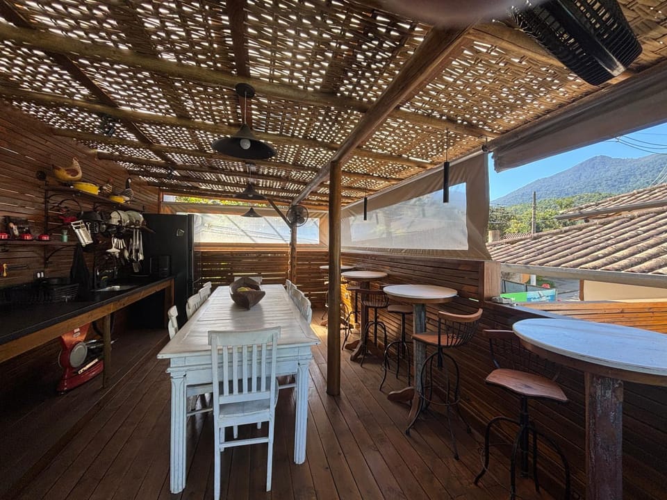 Vila Saíra, chalé Rosa, piscina, 50m da praia Apartment in Ilhabela
