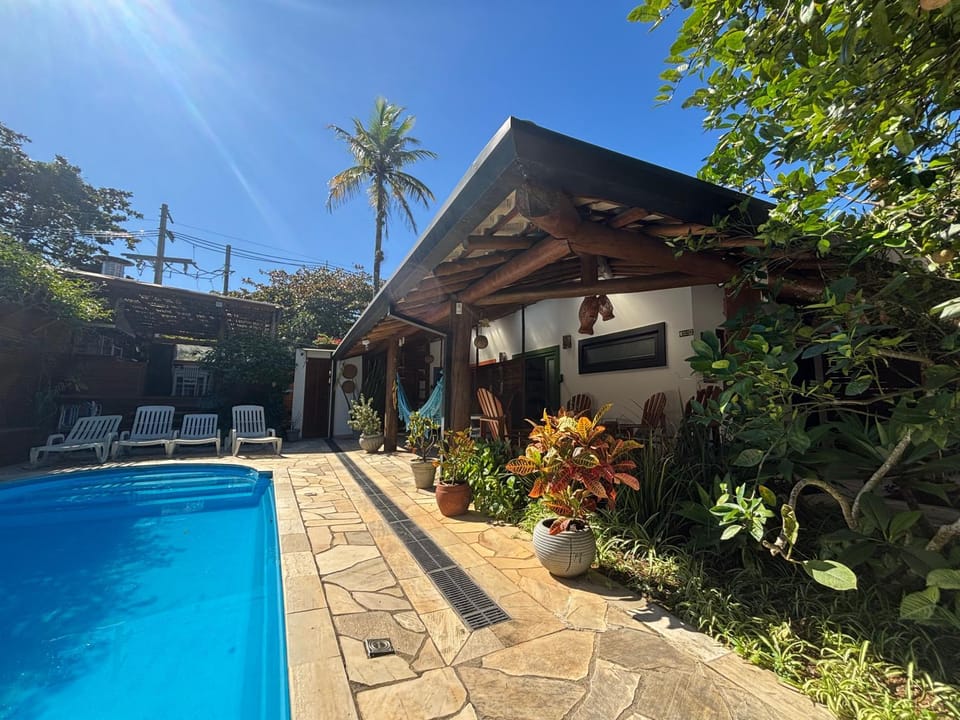 Vila Saíra, chalé Rosa, piscina, 50m da praia Apartment in Ilhabela