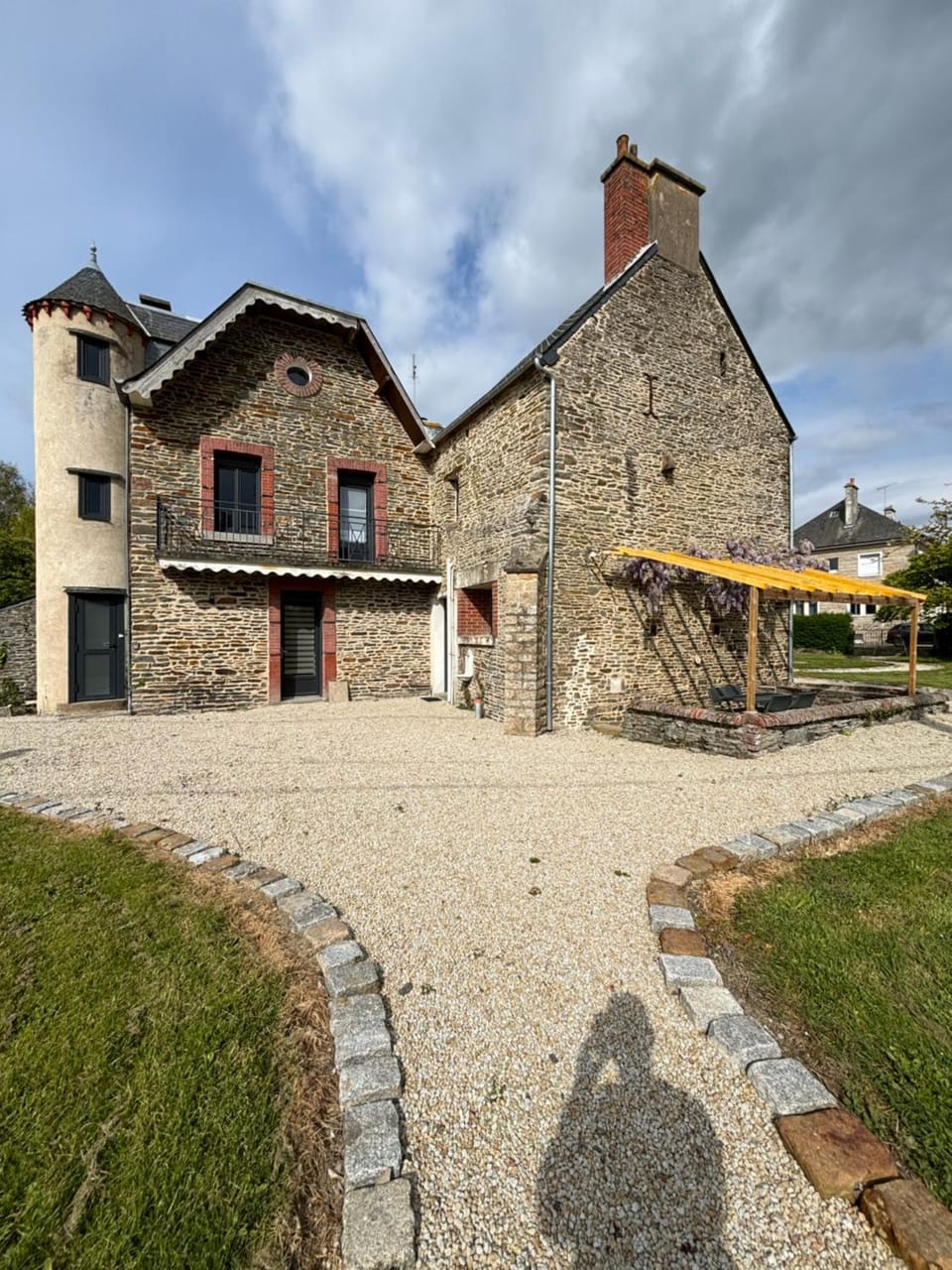 Facade/entrance, Balcony/Terrace