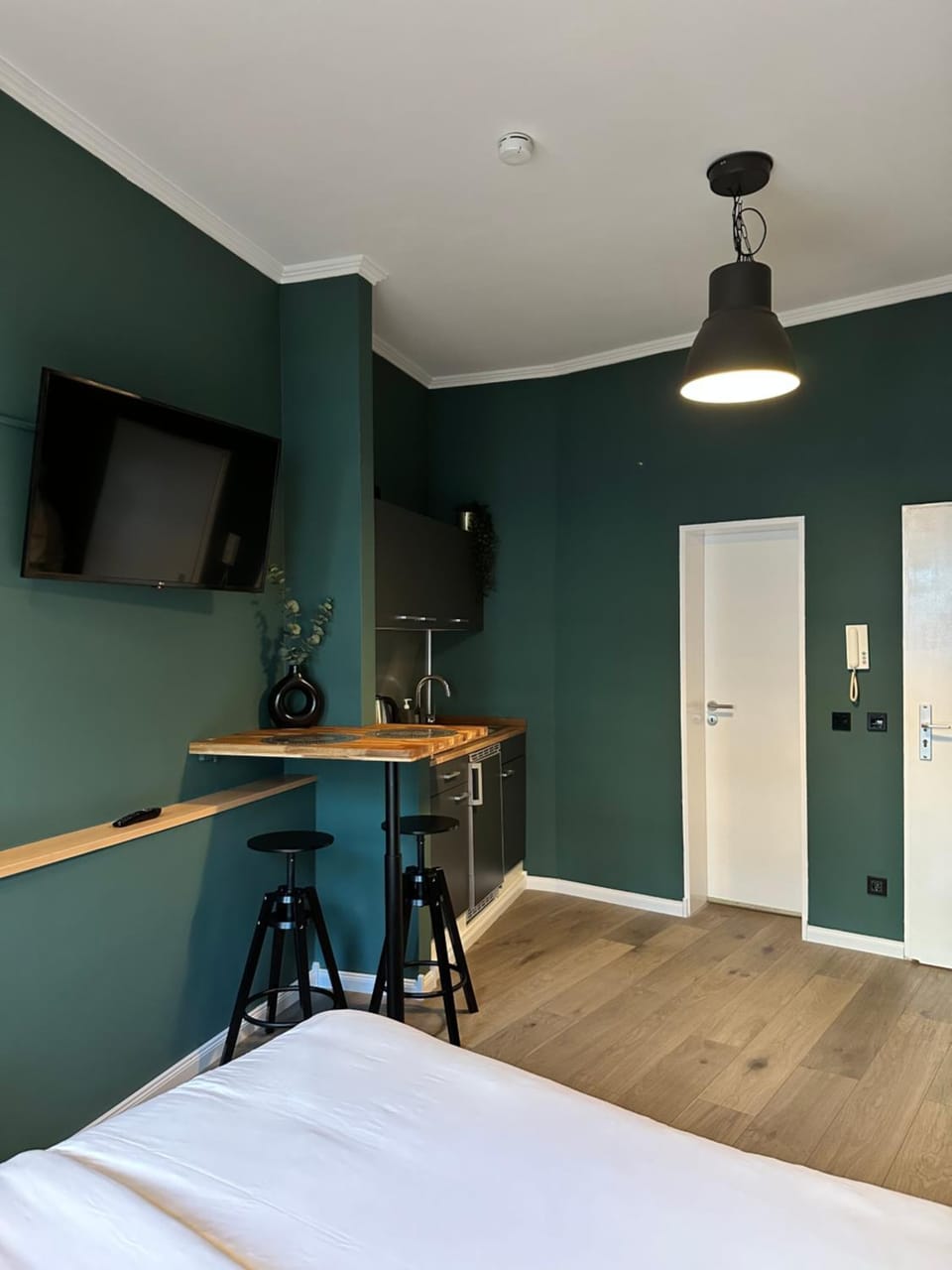 TV and multimedia, Kitchen or kitchenette, Photo of the whole room