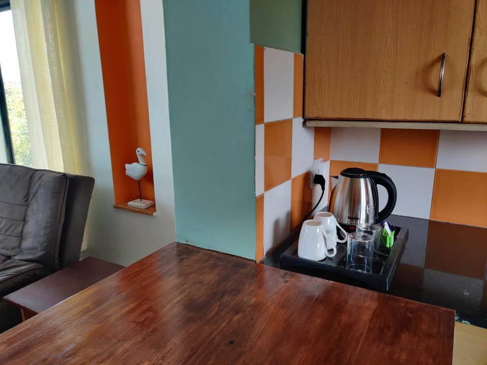 Coffee/tea facilities, kitchen