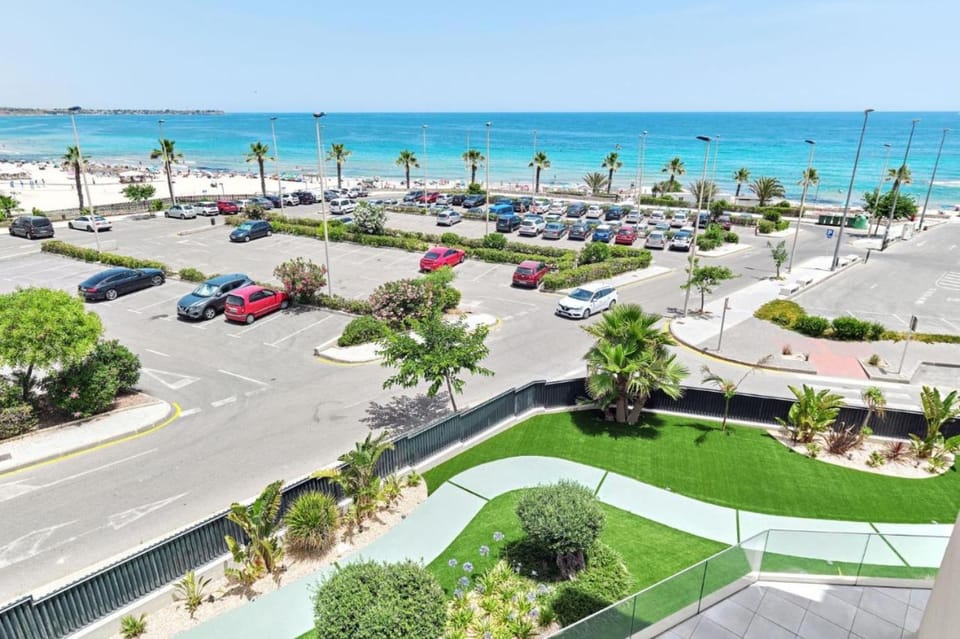 Nearby landmark, Beach, Sea view, Location, Parking