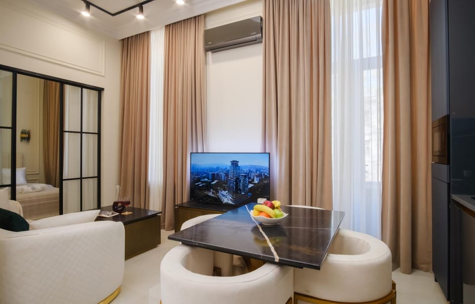 Communal lounge/ TV room