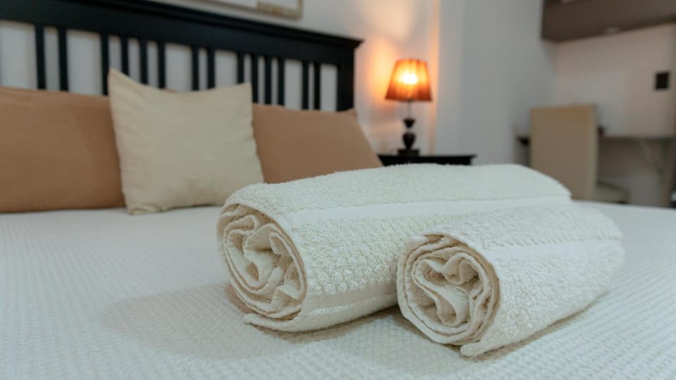 Bed, Photo of the whole room, Bedroom, towels
