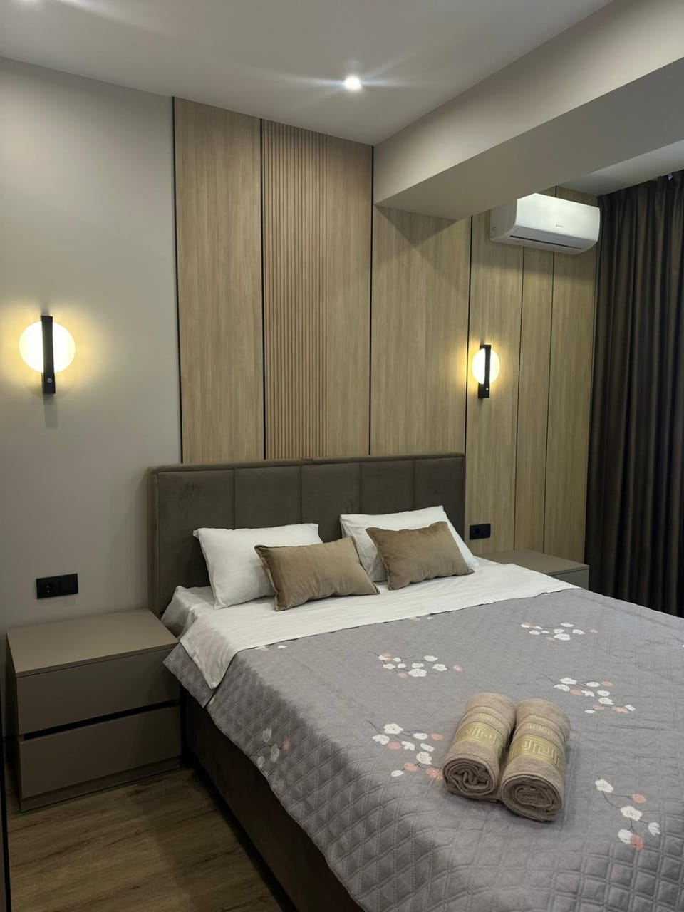 Bed, Photo of the whole room, Bedroom, towels, wardrobe, air conditioner