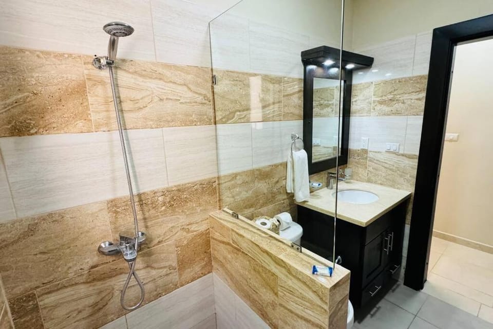 Shower, Bathroom, towels