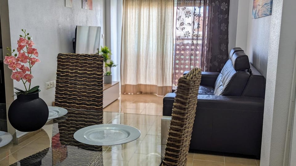 TV and multimedia, Living room, Dining area