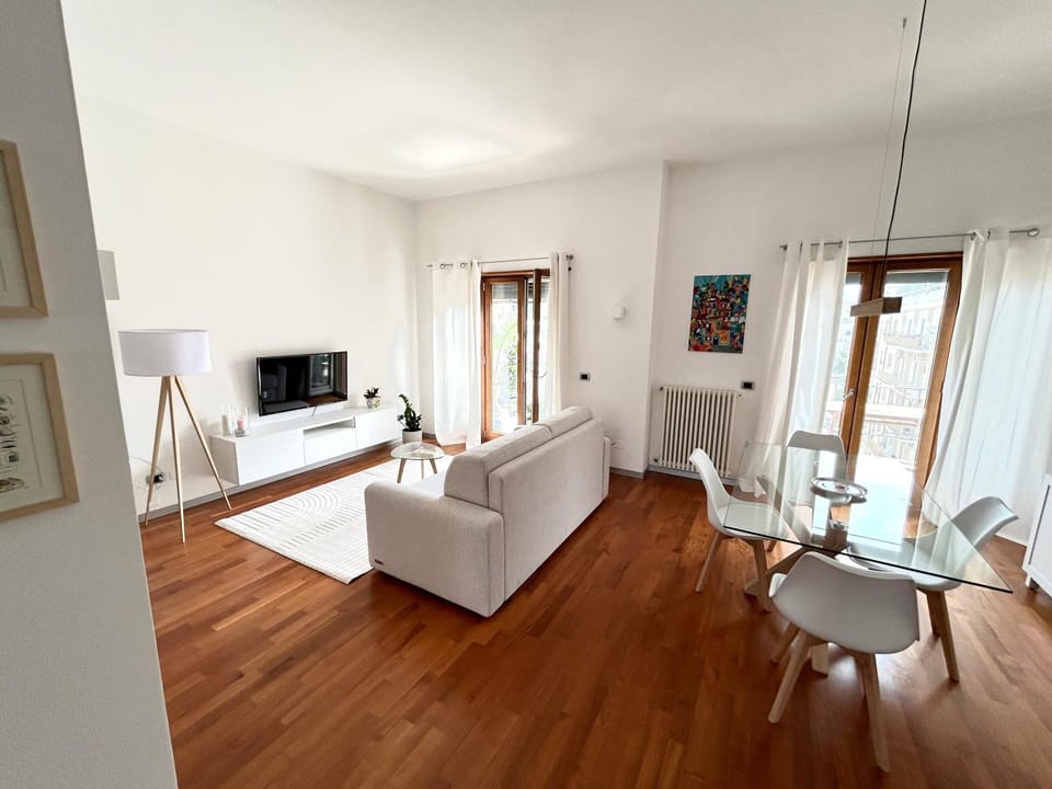 Communal lounge/ TV room, TV and multimedia, Living room, Photo of the whole room, Seating area, Evening entertainment