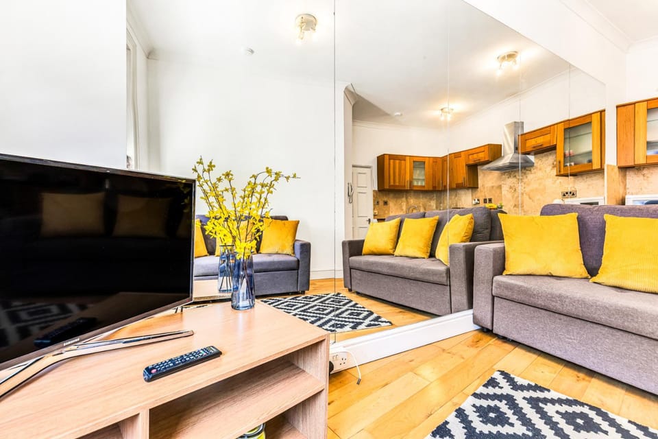 LUXstay2 Earls Court Apartment - Sleeps up to 8 Apartment in City of Westminster
