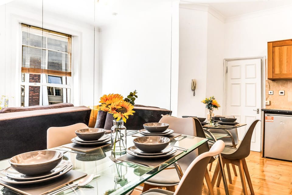 LUXstay2 Earls Court Apartment - Sleeps up to 8 Apartment in City of Westminster