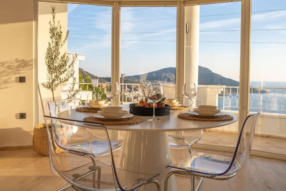 Dining area, Mountain view, Sea view