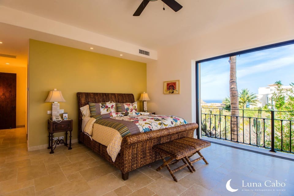 Bed, View (from property/room), Balcony/Terrace, Photo of the whole room, Bedroom