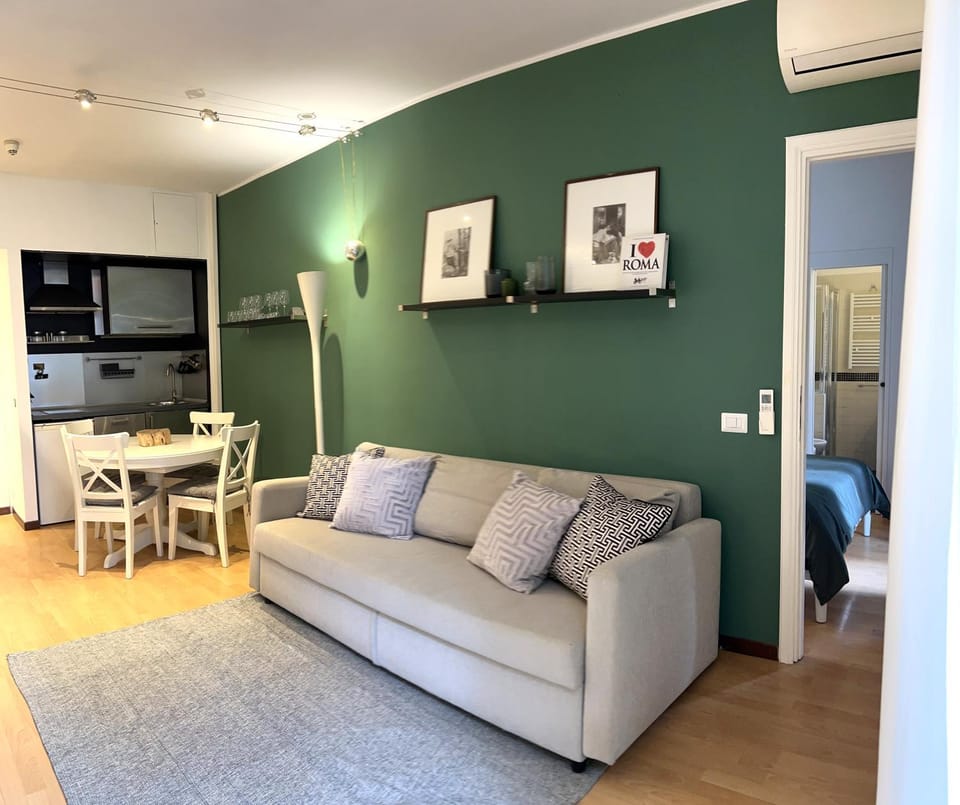 Living room, Lunch