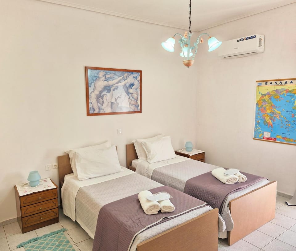 Sofia's Home 9min. Athens Airport Apartment in East Attica Regional Unit, Greece