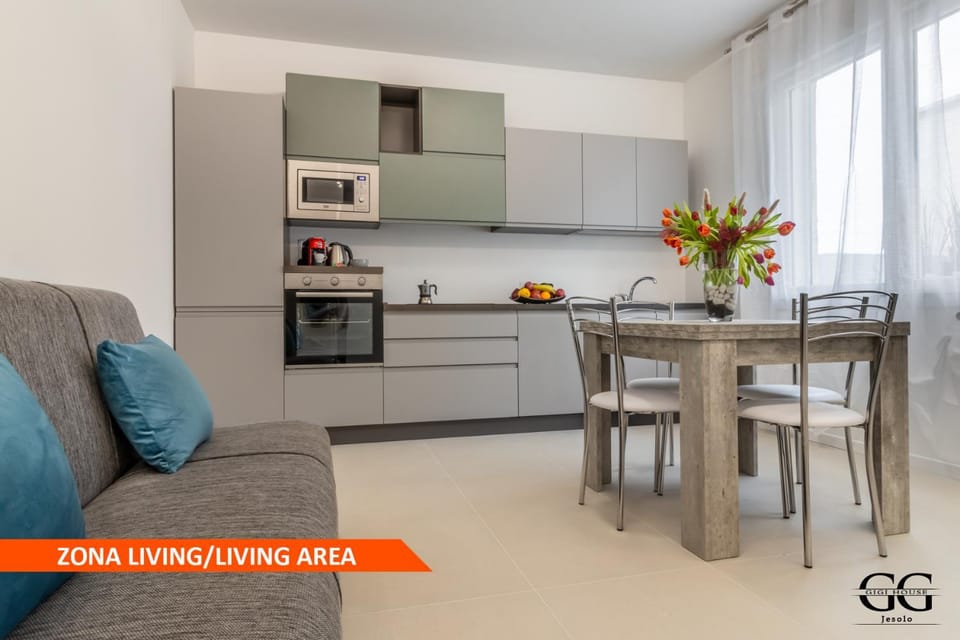 TV and multimedia, Coffee/tea facilities, Kitchen or kitchenette, Living room, Seating area, Dining area, dishwasher, oven, stove, kitchen