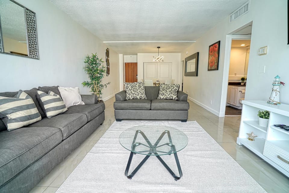 Amazing apartment by the Ocean Apartment in Hollywood Beach
