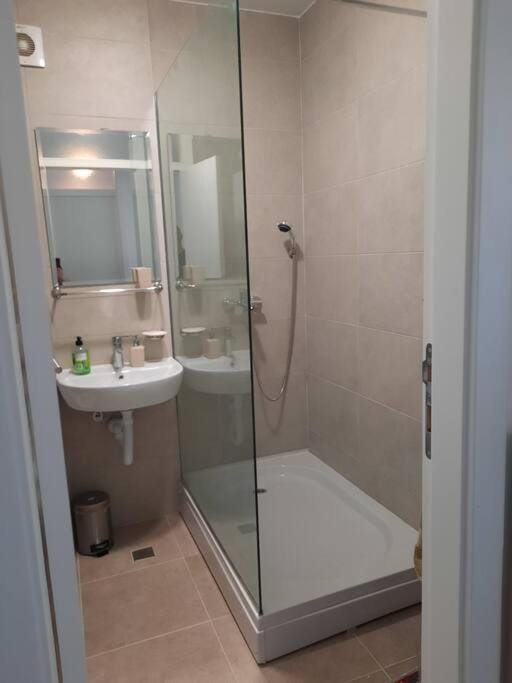 DAMEJ Apartment, Free Garage parking Apartment in Sarajevo