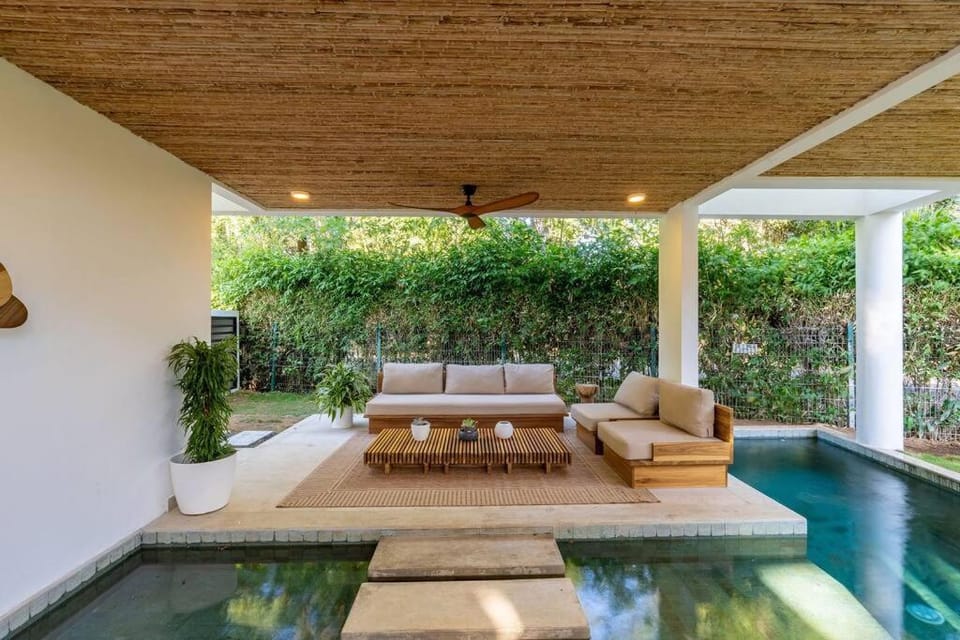 Patio, Balcony/Terrace, Swimming pool, sunbed