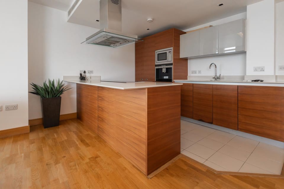 ADS LUX LETTINGS LTD - Battersea Reach Apartment in London