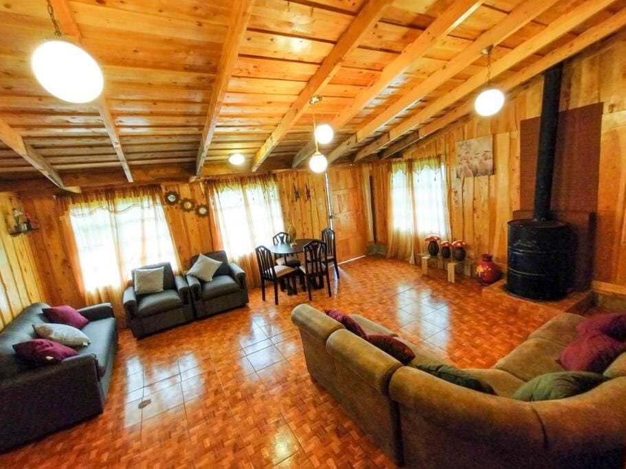 Cabaña Emperador – The place for QUETZALS lovers! Chalet in Cartago Province, Costa Rica