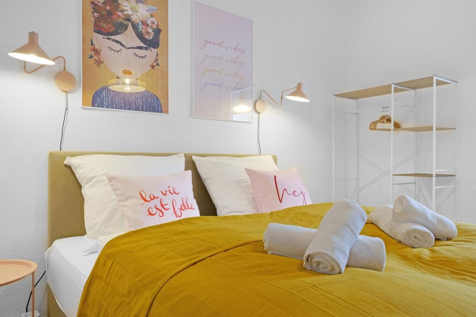 Bed, Bedroom