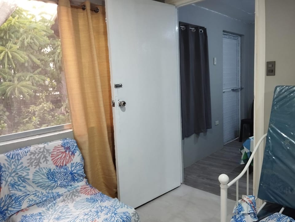 25 Guest - Unit 1,2&3 - 2 units Bungalow and Studio type Bed and Breakfast in Santa Rosa