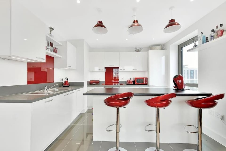 Kitchen or kitchenette, Dining area, stove, toaster