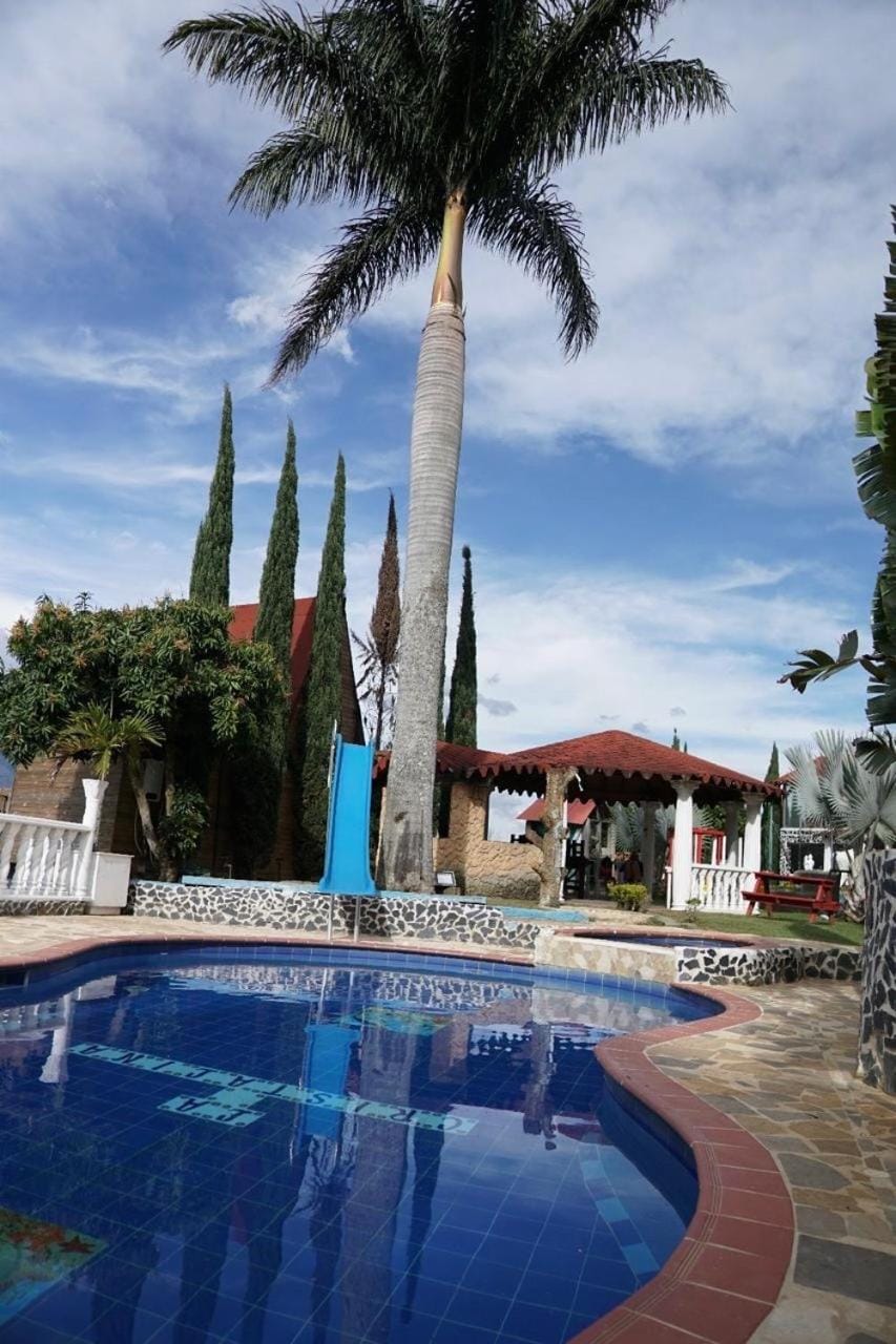 Chalet El Pinal - Copacabana Campground/ 
RV Resort in Bello