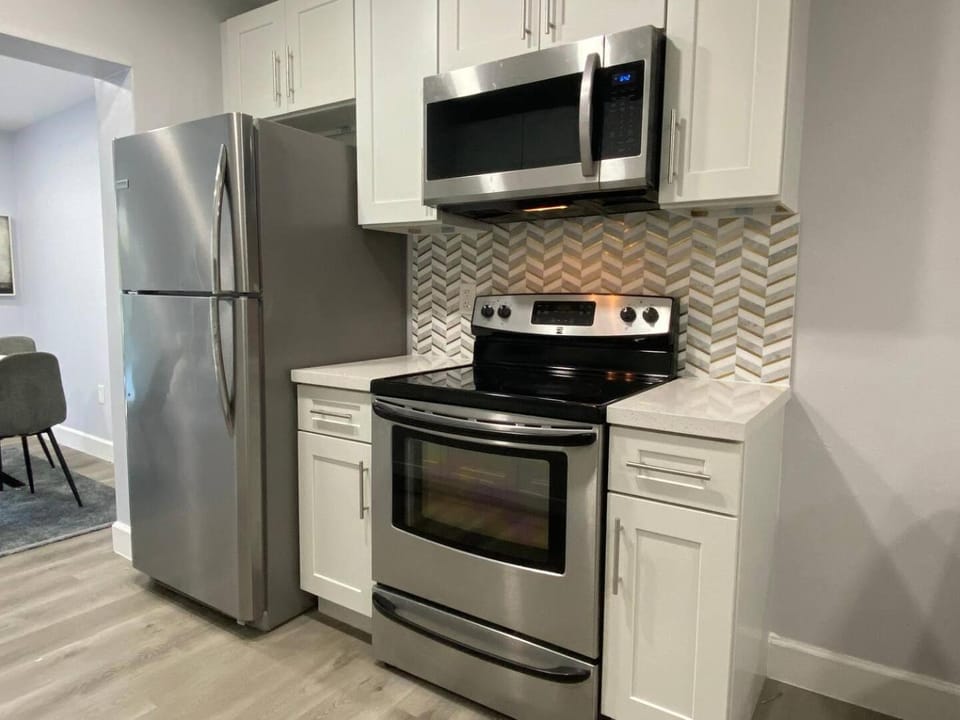 Rachaels Upscale 3 bedrooms Luxury Home House in Dania Beach