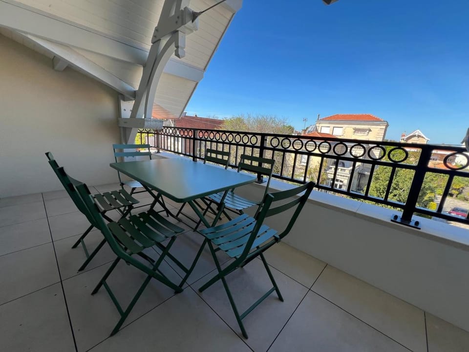 Duplex T4 Centre-ville Arcachon, 6 pers, Terrasses avec Aperçu Bassin, Plage 100m - FR-1-474-261 Apartment in Arcachon
