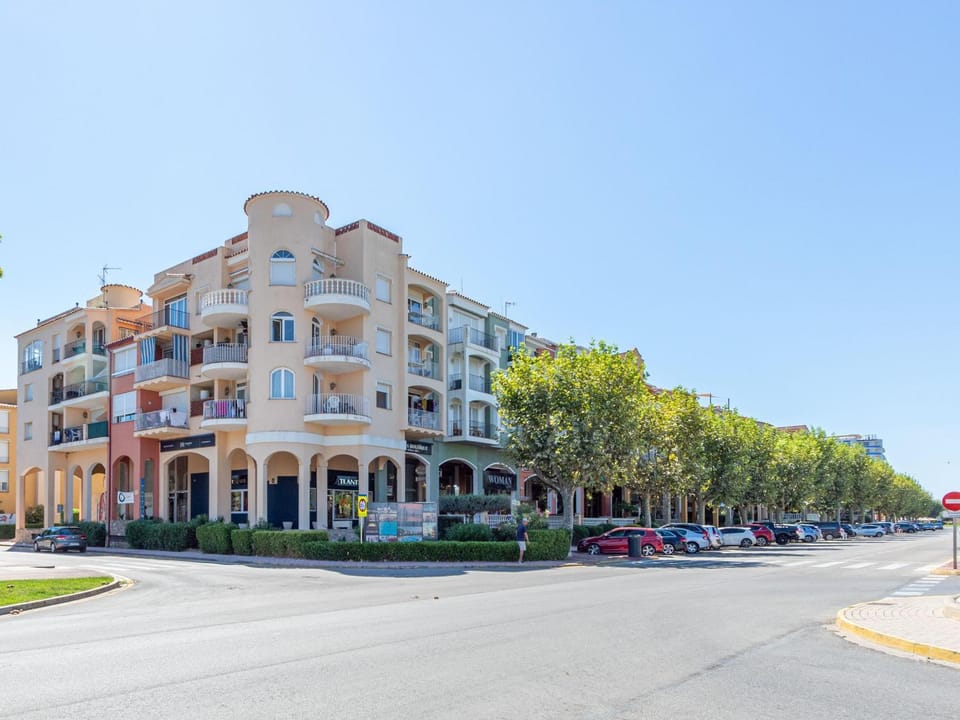 Apartamento acogedor con piscina, internet y aire acondicionado en Empuriabrava - HISP-288-41 Apartment in Alt Empordà