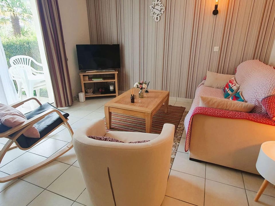 Bel appartement à 100 m de la plage à Fouesnant avec piscine chauffée, pour 4 personnes - FR-1-481-160 Apartment in Fouesnant