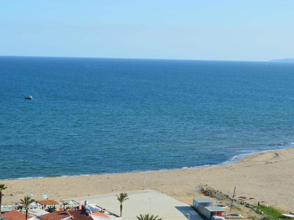 Apartamento de 2 Dormitorios a 50m de la Playa - HISP-288-44 Apartment in Alt Empordà