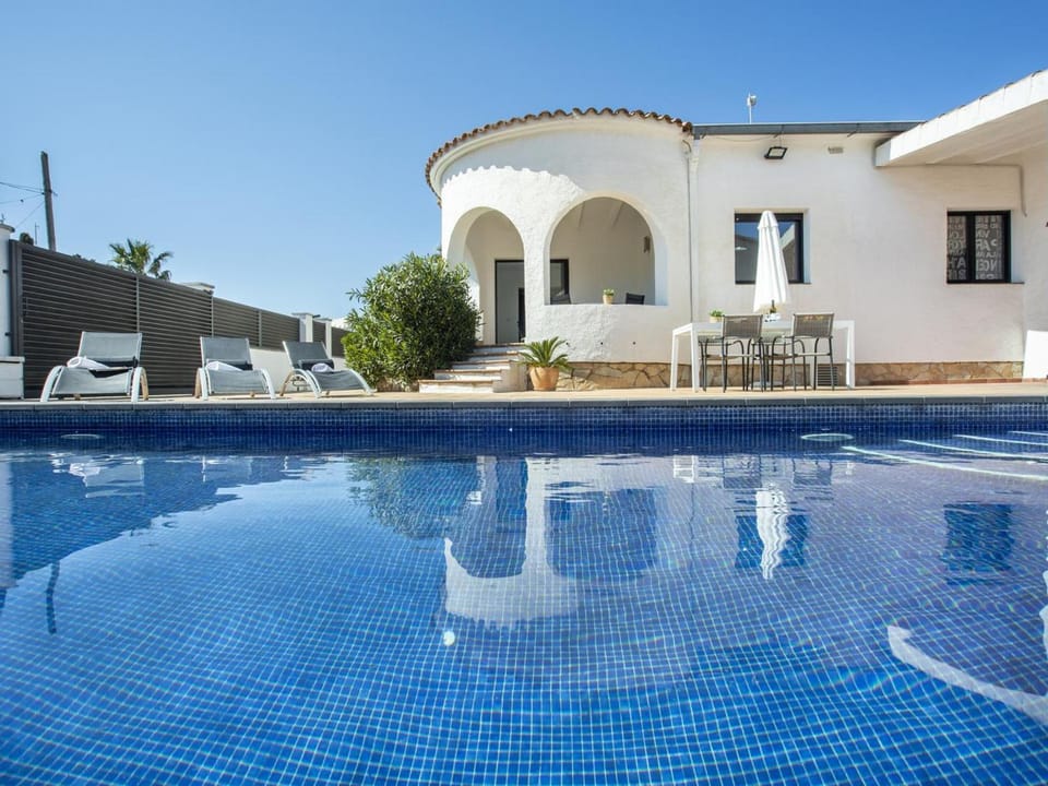 Casa con piscina, 5 dormitorios, cerca de la playa y centro - HISP-288-49 Villa in Alt Empordà
