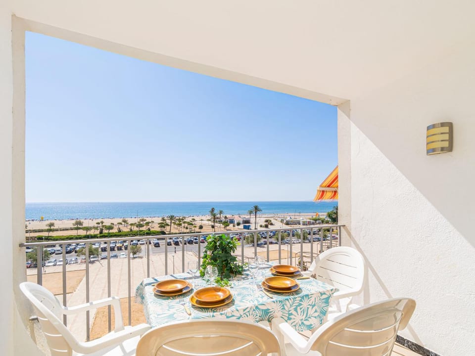 Estudio cómodo a 20m de la playa con terraza - HISP-288-56 Apartment in Alt Empordà