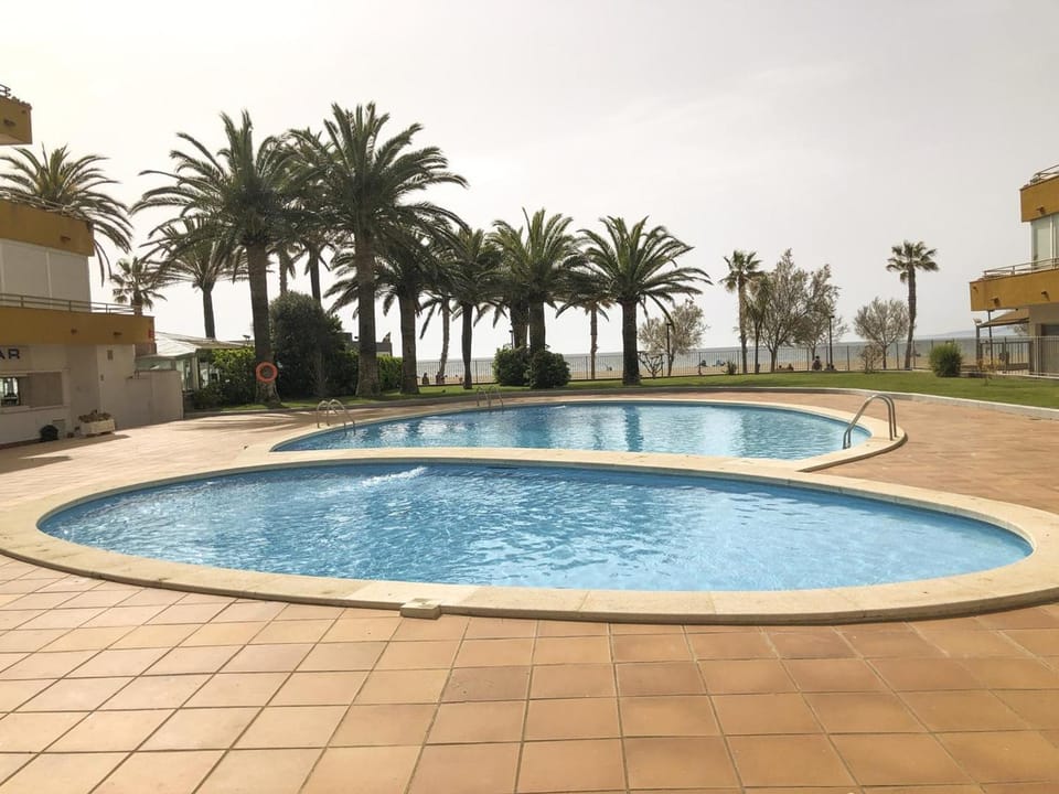 Apartamento cerca de la playa con piscina y terraza - HISP-288-57 Apartment in Roses