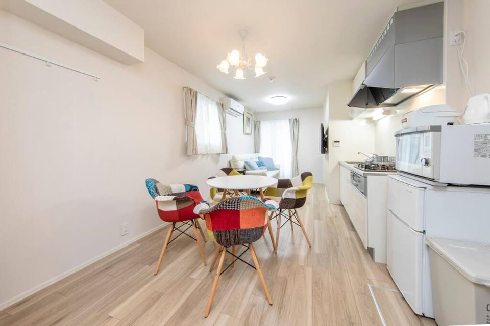 Kitchen or kitchenette, Dining area, stove