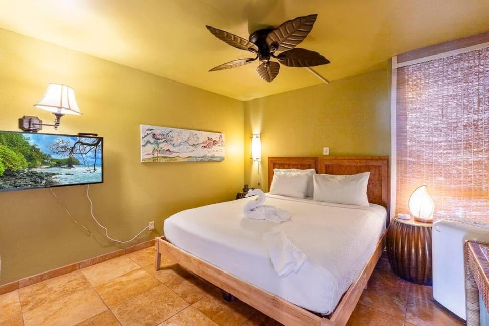 Maui Vista 1312- Front Row Eclectic Updated Oceanview S Kihei condo Apartment in Kihei