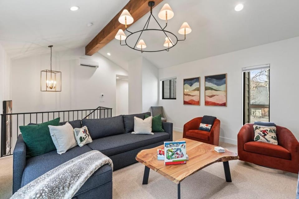 Canyons Resort Cabriolet Hideout - Newly Renovated 2024! - Park City House in Wasatch County