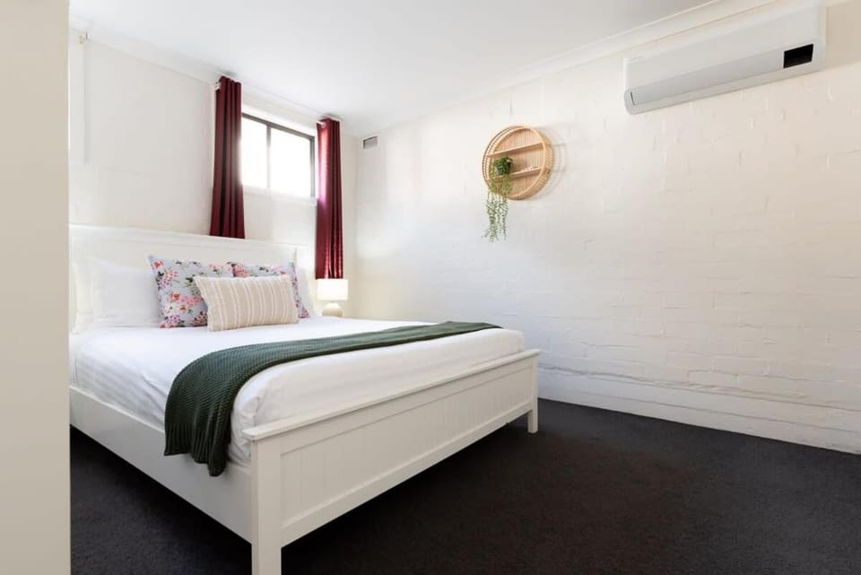 Riverside Gem with Parking and WiFi Apartment in Tasmania