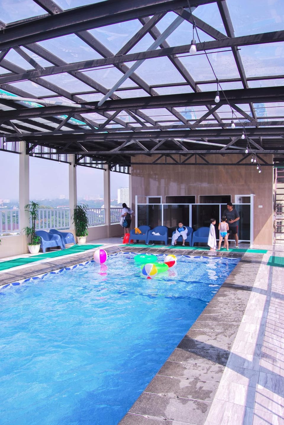 Swimming pool