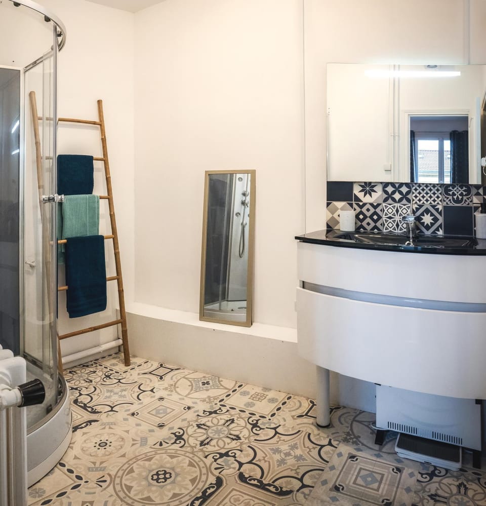 Shower, Bathroom