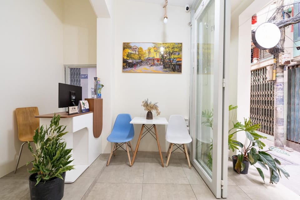 Communal lounge/ TV room, Lobby or reception