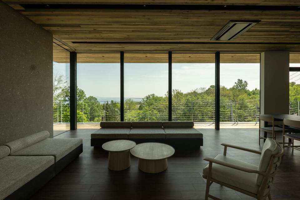 View (from property/room), Balcony/Terrace, Living room