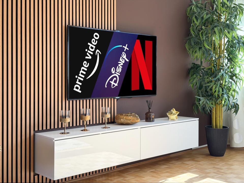 Communal lounge/ TV room, TV and multimedia, Living room, Evening entertainment