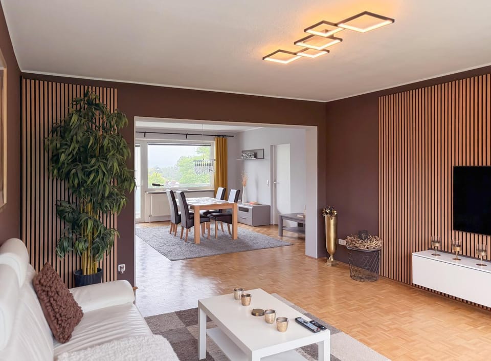 Communal lounge/ TV room, TV and multimedia, Living room, Seating area, Dining area, Evening entertainment