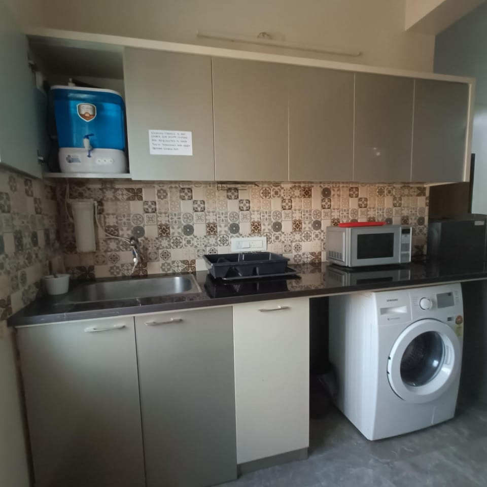 minibar, washing machine