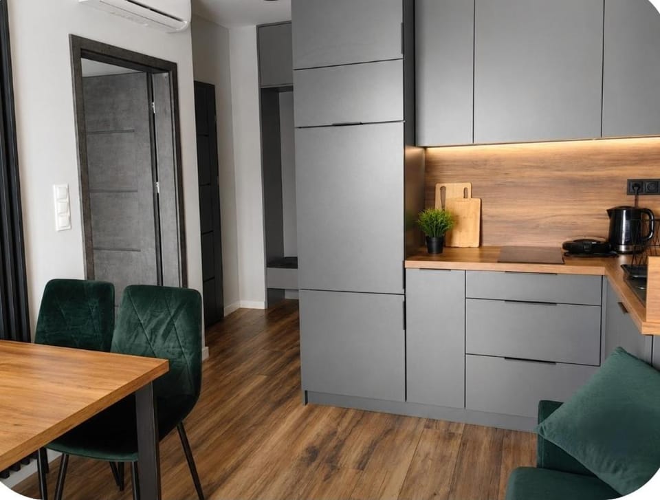 Coffee/tea facilities, Kitchen or kitchenette, Dining area, minibar, oven