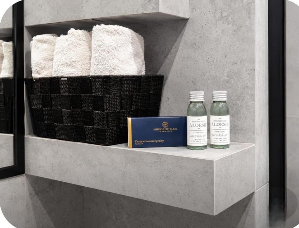 Bathroom, towels