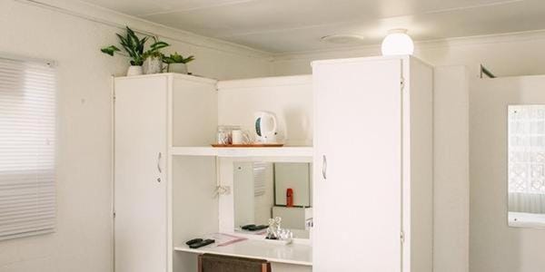 Coffee/tea facilities, wardrobe